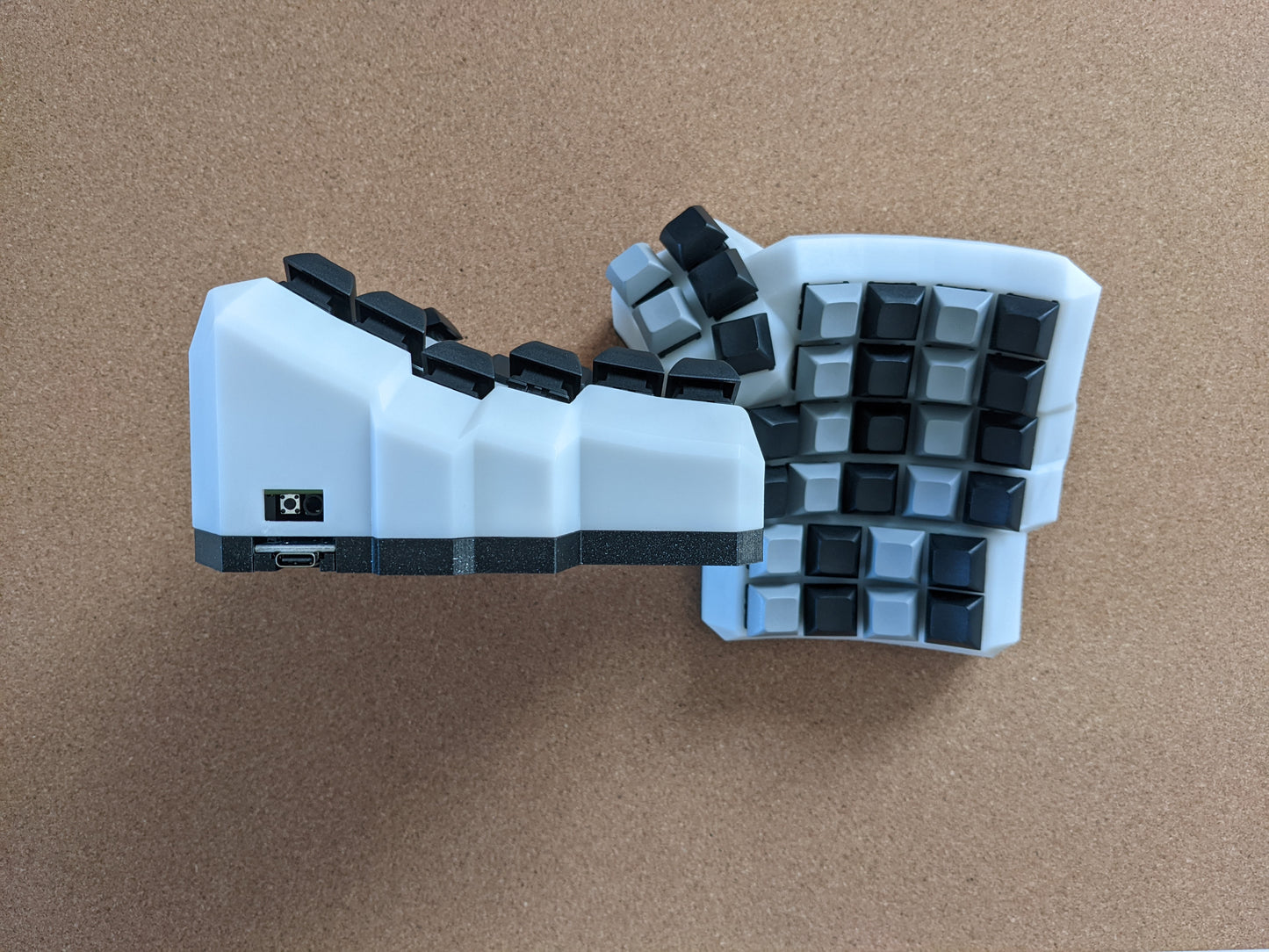 Taikohub Ergonomic Dactyl Manuform Keyboard in White with Size Medium with TRS port and USB-C port. Dactyl Manuform Keyboard V2.