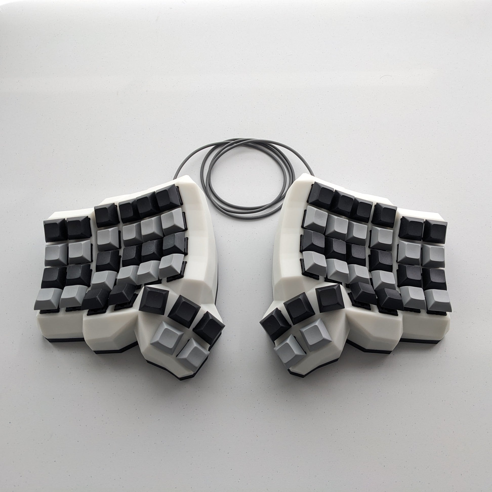 Taikohub Dactyl Manuform Keyboard. Mechanical Split Ergonomic Keyboard. Wired. Color White. Size Medium. Six Key Thumb Cluster. Hot-Swappable, USB-C, QMK VIAL Compatible.